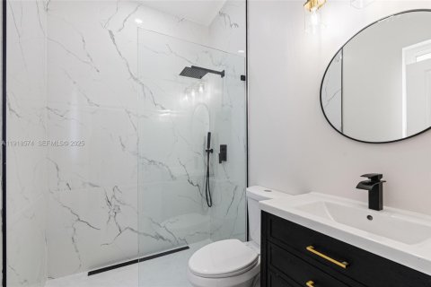 House in Miami Gardens, Florida 3 bedrooms, 126.35 sq.m. № 1973894 - photo 18