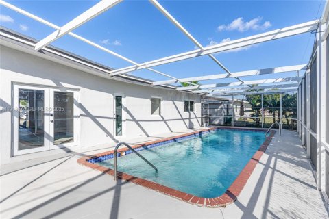 House in Miami Gardens, Florida 3 bedrooms, 126.35 sq.m. № 1973894 - photo 28