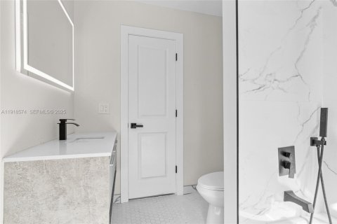 House in Miami Gardens, Florida 3 bedrooms, 126.35 sq.m. № 1973894 - photo 25