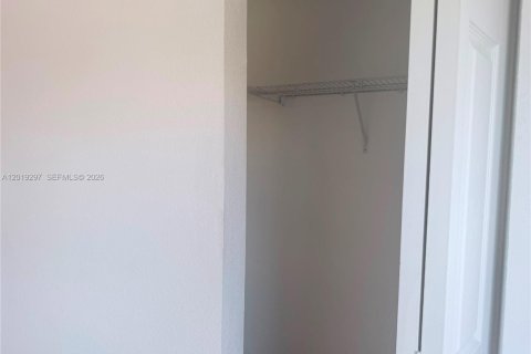 Снять в аренду кондоминиум в Майами, Флорида 2 спальни, 87.33м2, № 2089534 - фото 3