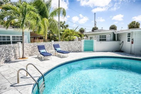 Villa ou maison à louer à Wilton Manors, Floride: 558.81 m2 № 2048410 - photo 14