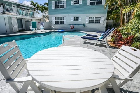 Villa ou maison à louer à Wilton Manors, Floride: 558.81 m2 № 2048410 - photo 12
