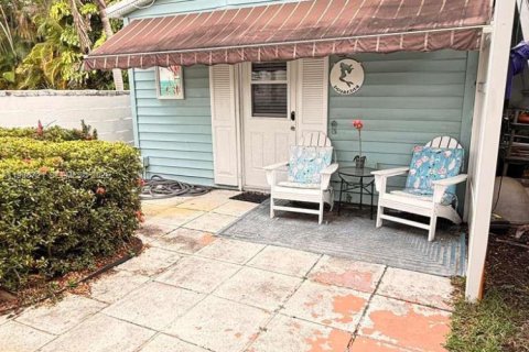 Villa ou maison à louer à Wilton Manors, Floride: 558.81 m2 № 2048410 - photo 2