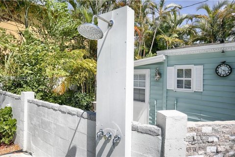 Villa ou maison à louer à Wilton Manors, Floride: 558.81 m2 № 2048410 - photo 16