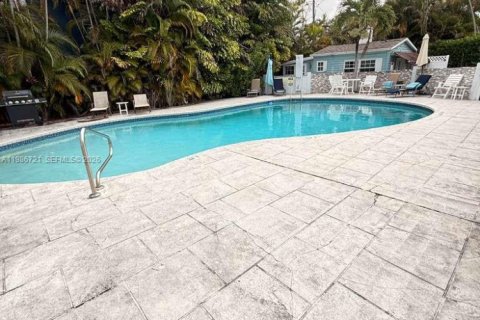 Villa ou maison à louer à Wilton Manors, Floride: 558.81 m2 № 2048410 - photo 15