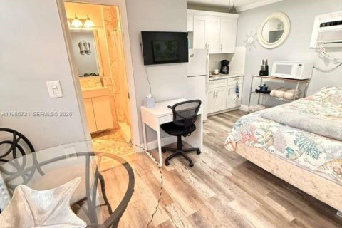 Villa ou maison à louer à Wilton Manors, Floride: 558.81 m2 № 2048410 - photo 3