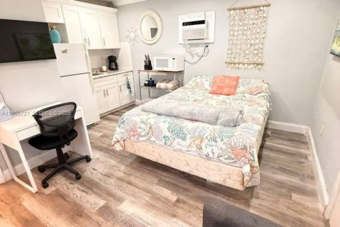 Villa ou maison à louer à Wilton Manors, Floride: 558.81 m2 № 2048410 - photo 4