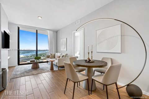 Condo in Miami, Florida, 2 bedrooms  № 1864935 - photo 1