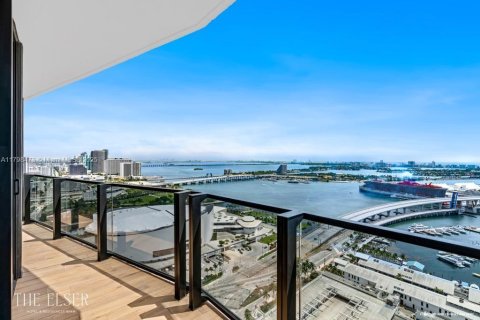 Condo in Miami, Florida, 2 bedrooms  № 1864935 - photo 3