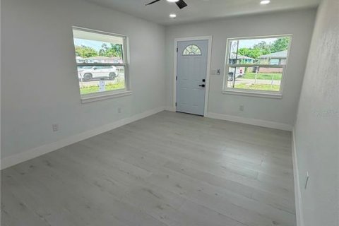House in Tampa, Florida 3 bedrooms, 128.86 sq.m. № 2273300 - photo 14