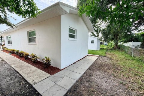 House in Tampa, Florida 3 bedrooms, 128.86 sq.m. № 2273300 - photo 11