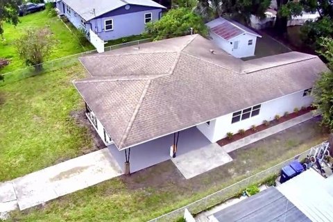 House in Tampa, Florida 3 bedrooms, 128.86 sq.m. № 2273300 - photo 7