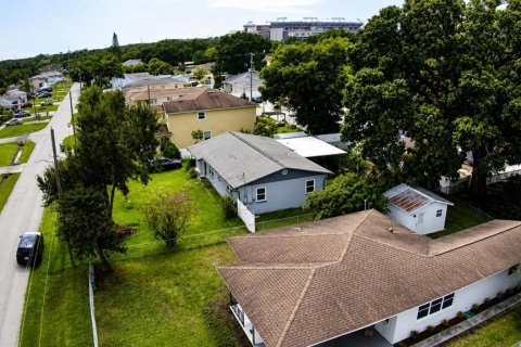House in Tampa, Florida 3 bedrooms, 128.86 sq.m. № 2273300 - photo 3