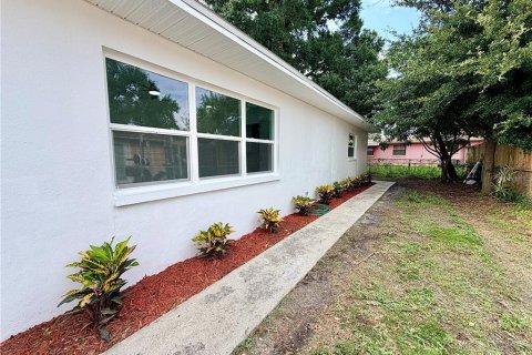 House in Tampa, Florida 3 bedrooms, 128.86 sq.m. № 2273300 - photo 9