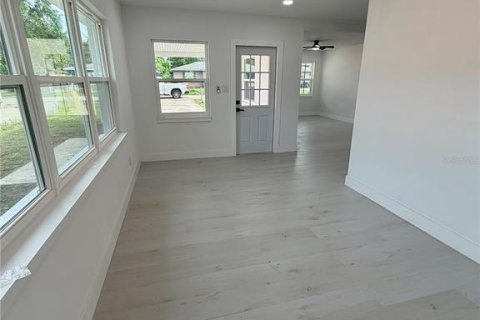 House in Tampa, Florida 3 bedrooms, 128.86 sq.m. № 2273300 - photo 20