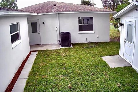 House in Tampa, Florida 3 bedrooms, 128.86 sq.m. № 2273300 - photo 10