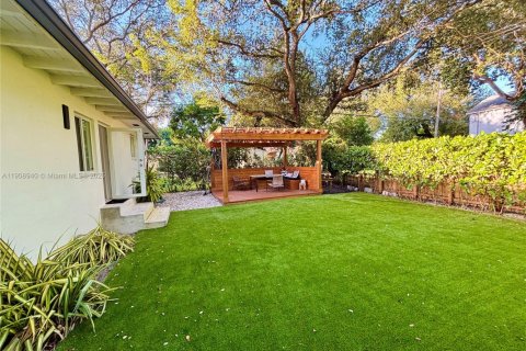 Casa en alquiler en El Portal, Florida, 3 dormitorios, 166.3 m2 № 1964714 - foto 1