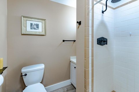 Condo in Stuart, Florida, 2 bedrooms  № 2194433 - photo 15