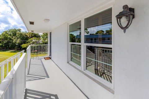 Condo in Stuart, Florida, 2 bedrooms  № 2194433 - photo 27