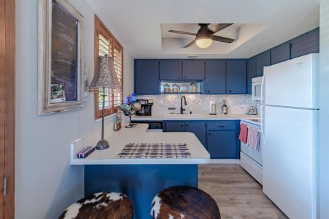 Condo in Stuart, Florida, 2 bedrooms  № 2194433 - photo 7