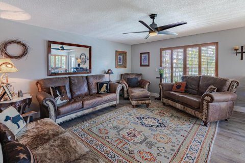 Condo in Stuart, Florida, 2 bedrooms  № 2194433 - photo 4