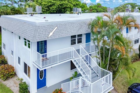 Condo in Stuart, Florida, 2 bedrooms  № 2194433