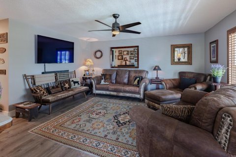 Condo in Stuart, Florida, 2 bedrooms  № 2194433 - photo 3