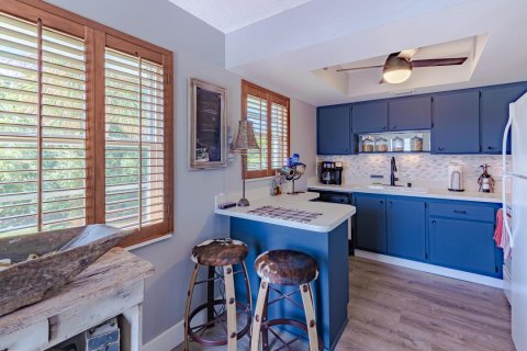 Condo in Stuart, Florida, 2 bedrooms  № 2194433 - photo 6