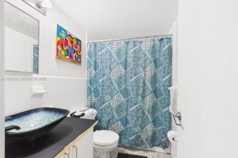 Copropriété à vendre à Miami, Floride: 2 chambres, 81.75 m2 № 2010791 - photo 9