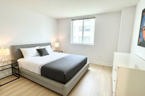 Copropriété à vendre à Miami, Floride: 2 chambres, 81.75 m2 № 2010791 - photo 8