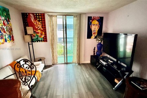 Copropriété à vendre à Miami, Floride: 2 chambres, 81.75 m2 № 2010791 - photo 3