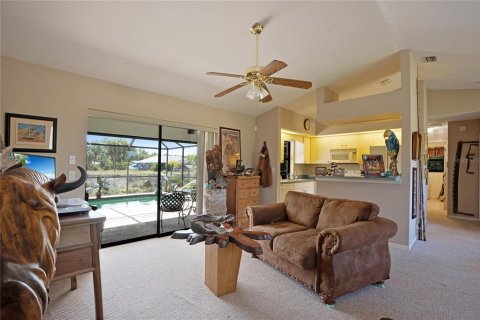 House in Port Charlotte, Florida 3 bedrooms, 125.98 sq.m. № 1654713 - photo 3