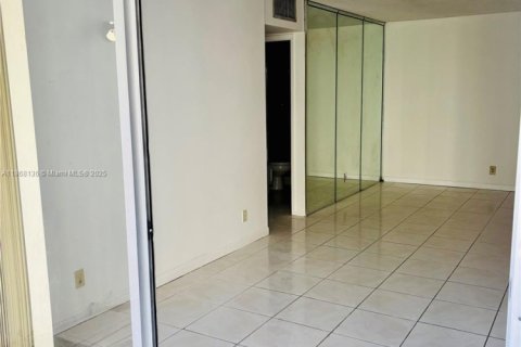 Купить кондоминиум в Майами, Флорида 2 спальни, № 2015137 - фото 5