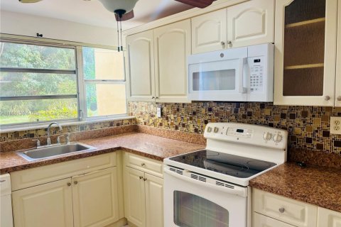 Купить кондоминиум в Майами, Флорида 2 спальни, № 2015137 - фото 4