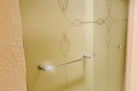 Купить кондоминиум в Майами, Флорида 2 спальни, № 2015137 - фото 8