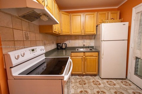 Copropriété à vendre à Miami, Floride: 1 chambre, 82.03 m2 № 2018785 - photo 21