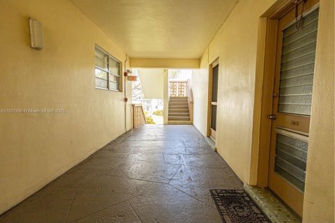 Copropriété à vendre à Miami, Floride: 1 chambre, 82.03 m2 № 2018785 - photo 25