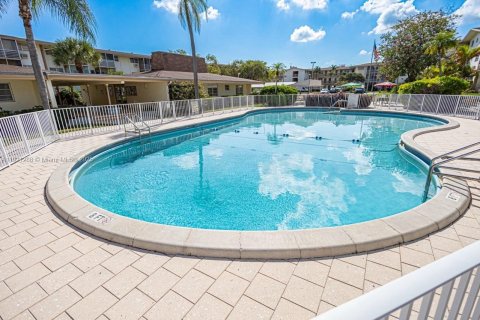 Copropriété à vendre à Miami, Floride: 1 chambre, 82.03 m2 № 2018785 - photo 23