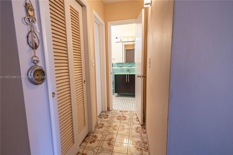 Copropriété à vendre à Miami, Floride: 1 chambre, 82.03 m2 № 2018785 - photo 9