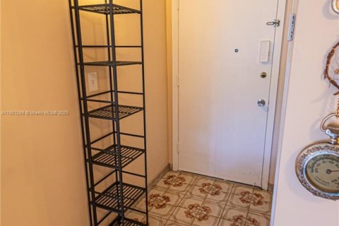 Copropriété à vendre à Miami, Floride: 1 chambre, 82.03 m2 № 2018785 - photo 10