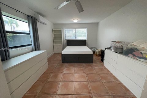 House in Miami, Florida 1 bedroom, 42.46 sq.m. № 2075173 - photo 6