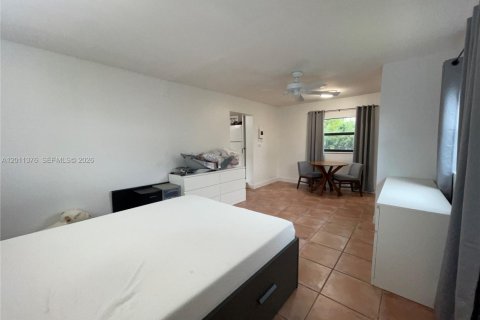 House in Miami, Florida 1 bedroom, 42.46 sq.m. № 2075173 - photo 9