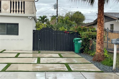 House in Miami, Florida 1 bedroom, 42.46 sq.m. № 2075173