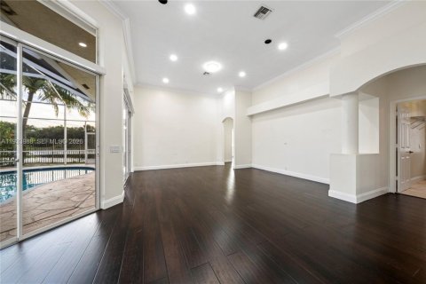 House in Weston, Florida 4 bedrooms, 267 sq.m. № 2054326 - photo 17