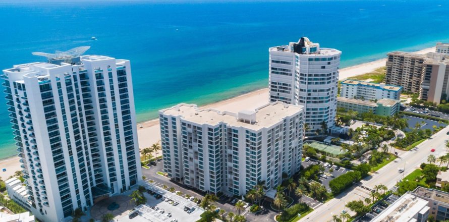 Condominio en Lauderdale-by-the-Sea, Florida, 3 dormitorios № 846470