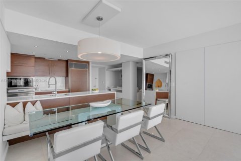 Copropriété à vendre à Miami, Floride: 2 chambres, 121.98 m2 № 2422577 - photo 11
