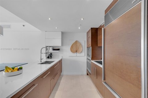 Copropriété à vendre à Miami, Floride: 2 chambres, 121.98 m2 № 2422577 - photo 8