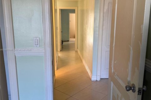 Купить виллу или дом в Майами, Флорида 4 спальни, 250.65м2, № 2048955 - фото 27