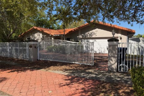 Купить виллу или дом в Майами, Флорида 4 спальни, 250.65м2, № 2048955 - фото 4