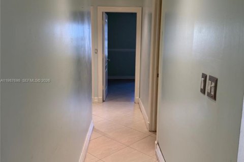 Купить виллу или дом в Майами, Флорида 4 спальни, 250.65м2, № 2048955 - фото 18